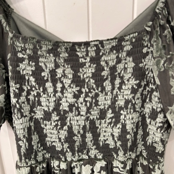 Baltic Born Everly Velvet Maxi Dress Dark Sage L NWT - Picture 9 of 9